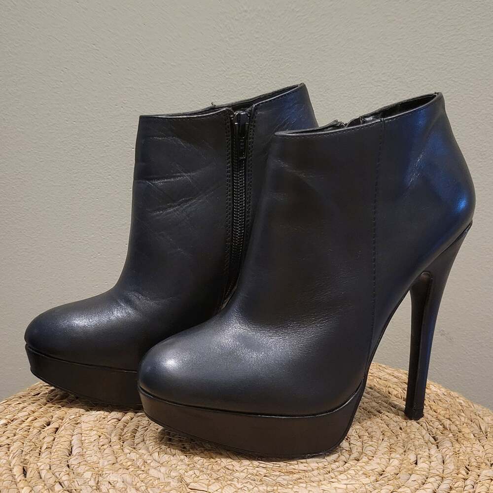 ALDO NYDIREN black leather platform booties, Size 7